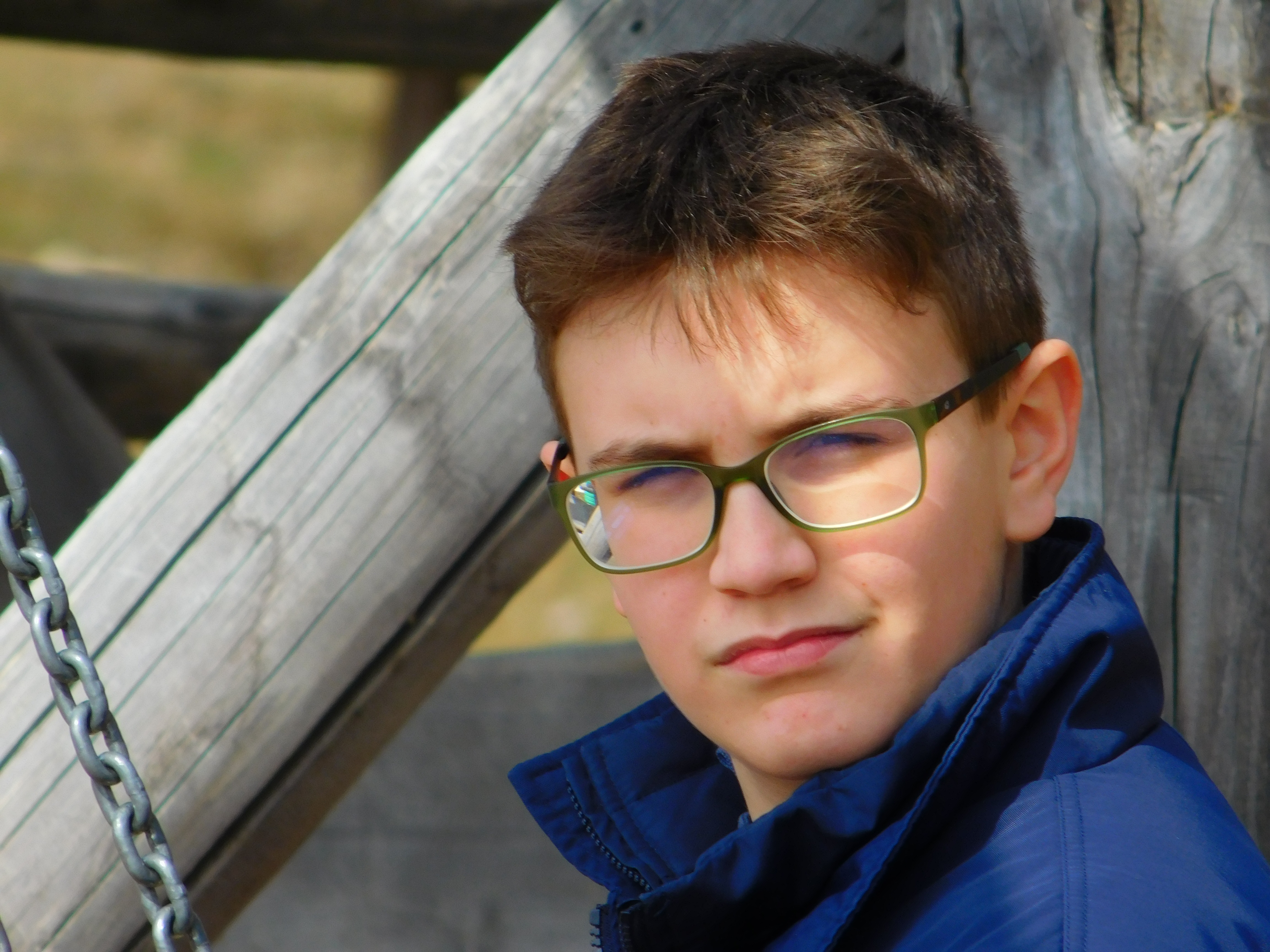 眼角疼是怎么回事？常见原因及应对方法解析