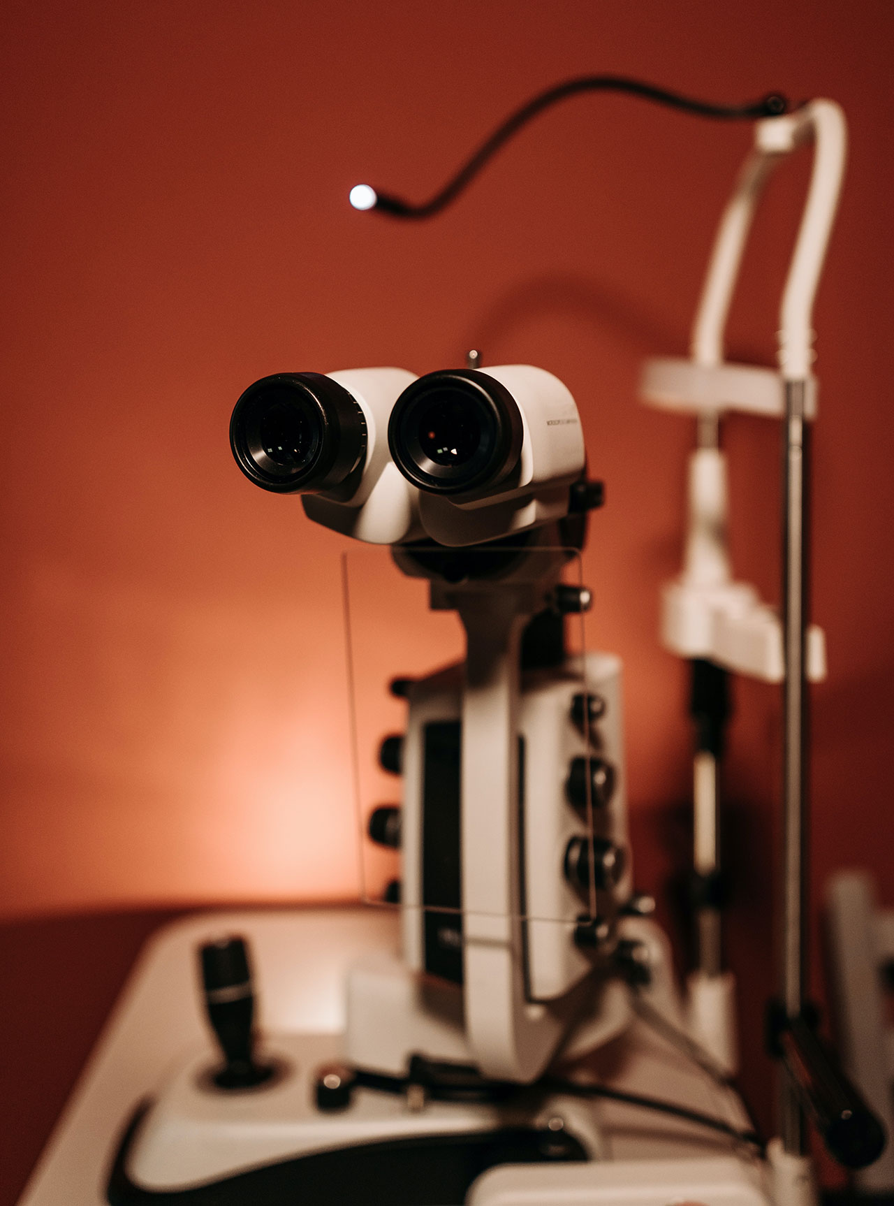 眼睛不适的自我诊断：快速判断与应对方法