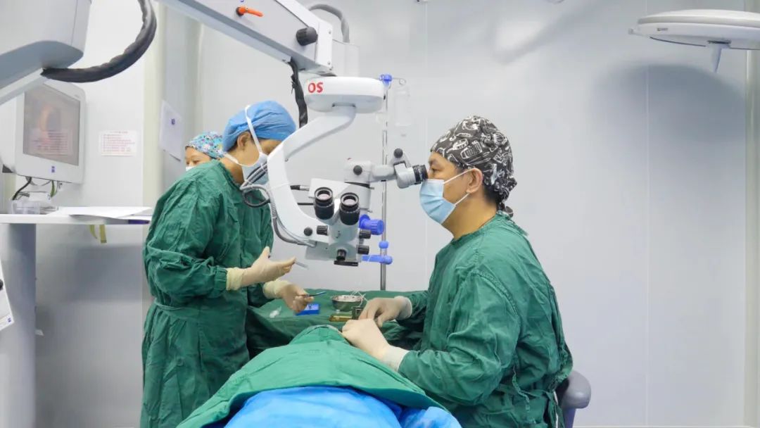医生日常-近视手术