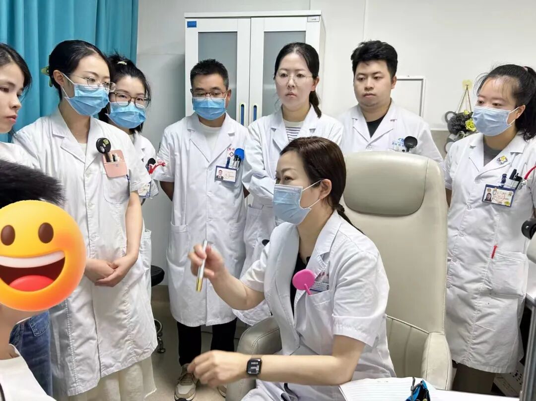 潘美华教授坐检查与教学