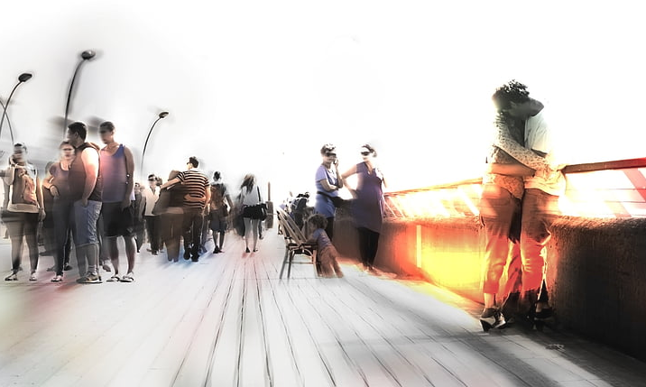 pixabay-模糊的行人