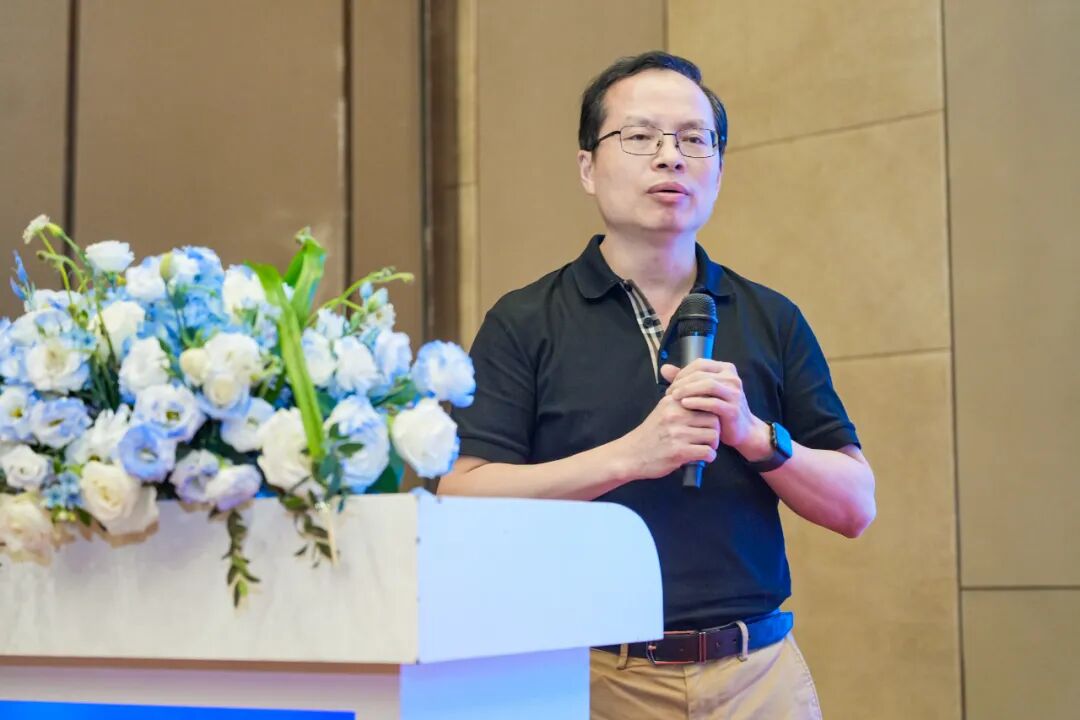 复旦大学附属眼耳鼻喉科医院 蒋永祥教授  《屈光白内障手术第二眼术中常见意外的原因、处理和防范》