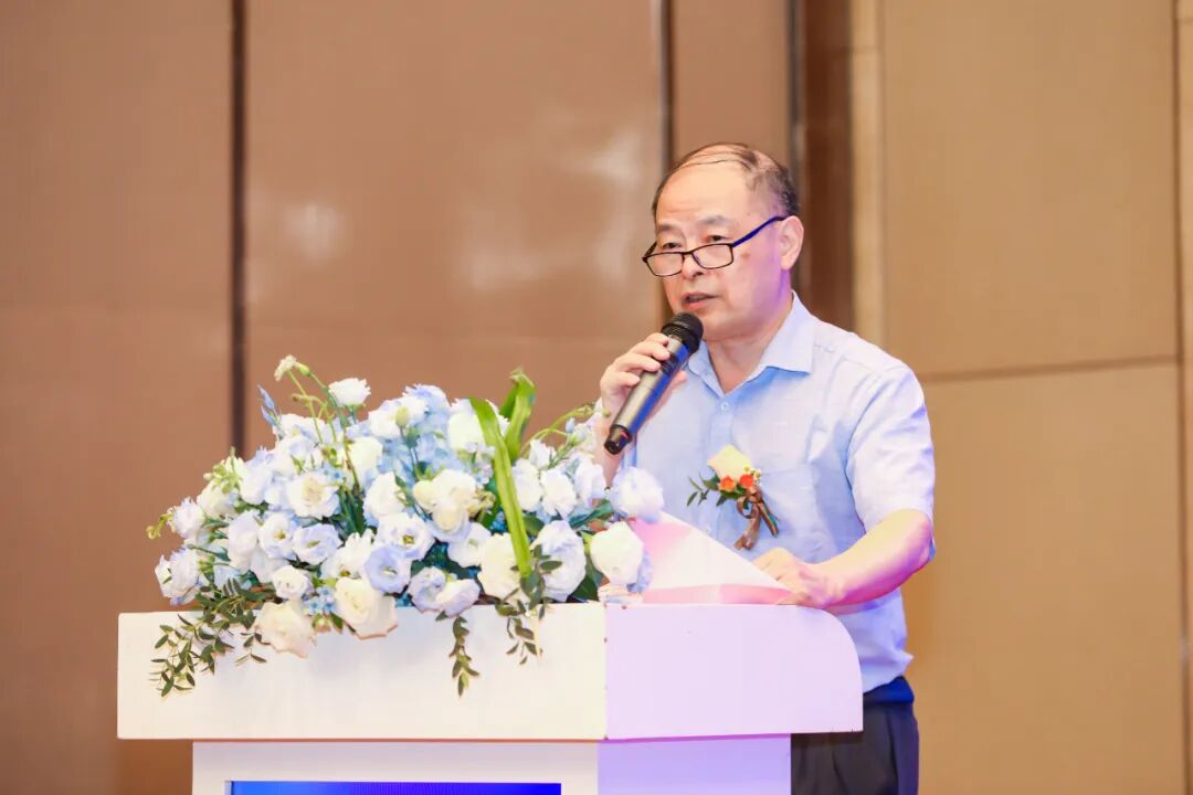 福州眼科医院院长陈平教授开幕致词