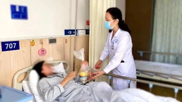 图源：杜冰副院长给王女士姐姐送月饼图