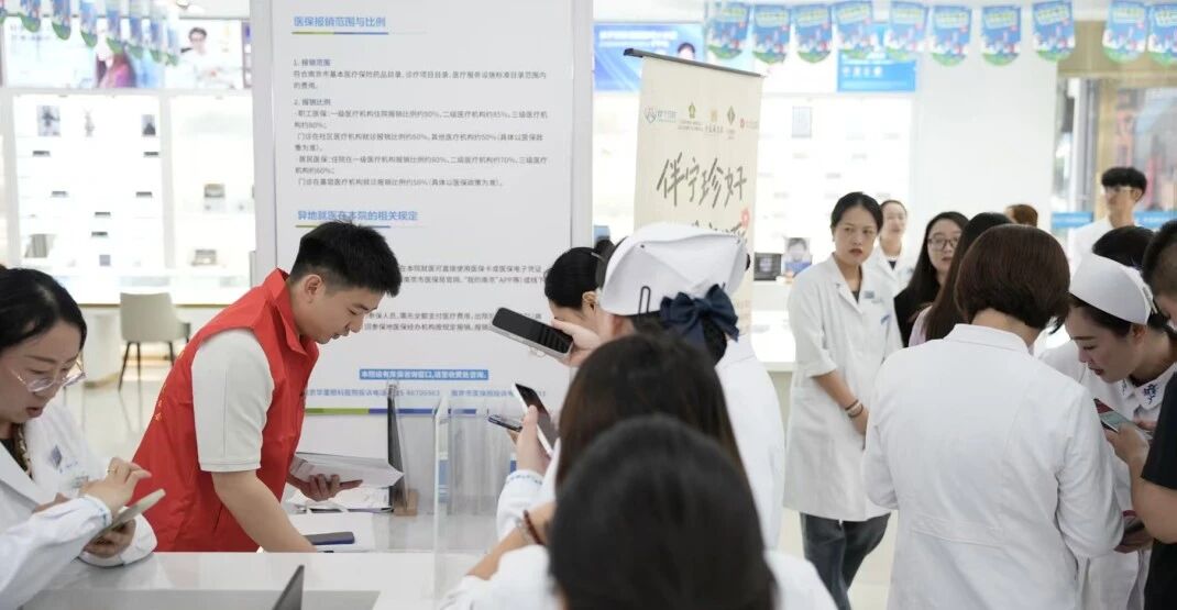 爱心不分大小，善举温暖人心