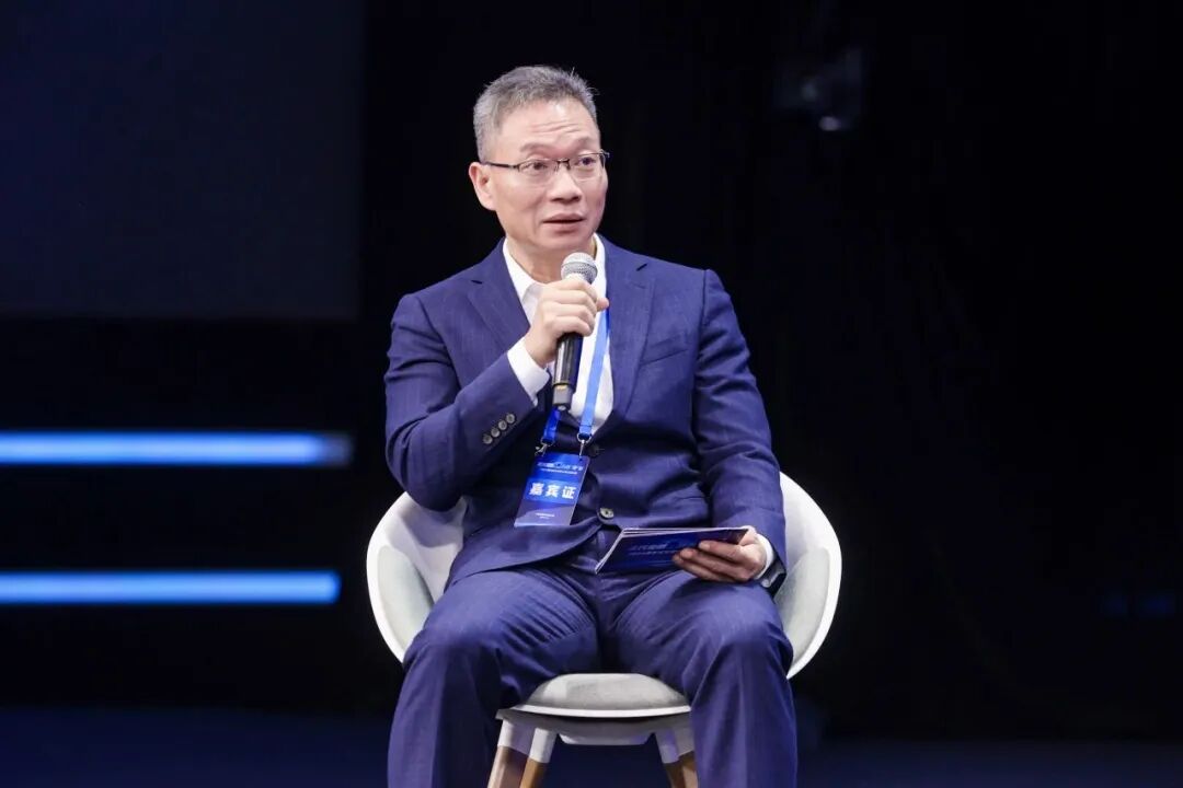 近视防控月系列活动丨漳州华厦眼科医院开启“华厦近防365”走进漳州八中实践新篇章