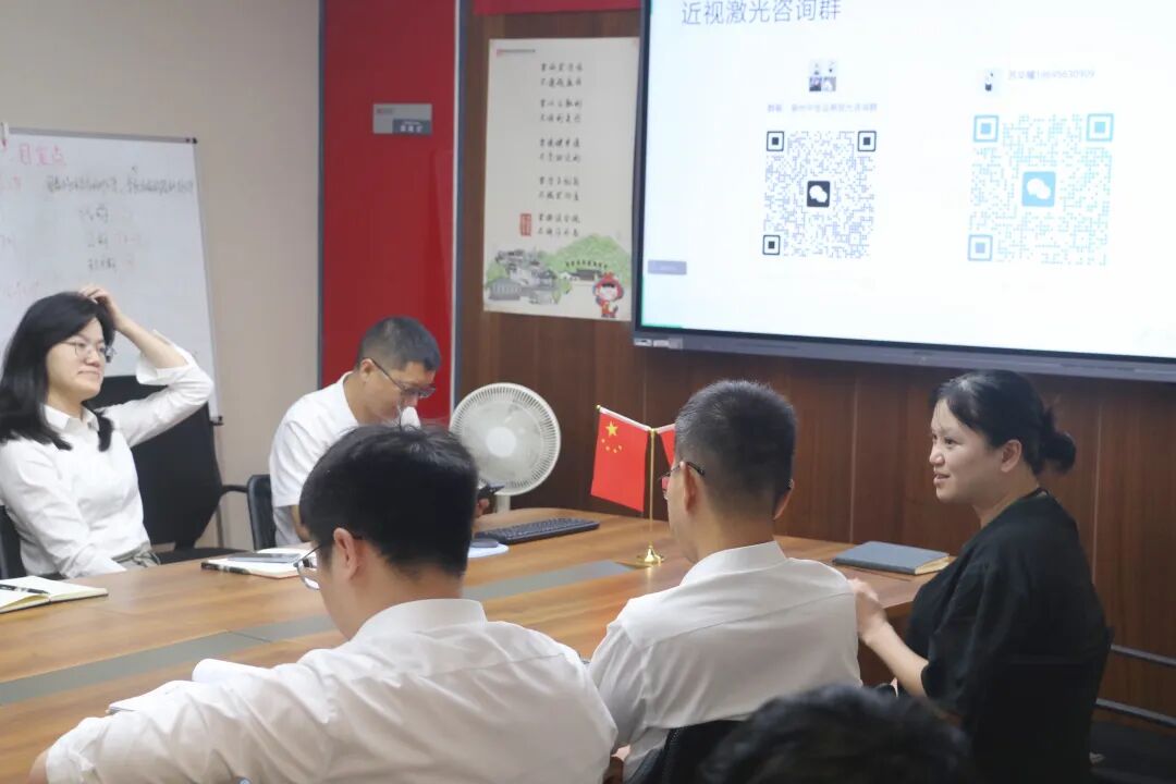 泉州华厦眼科医院副院长林巧雅主任亲临现场