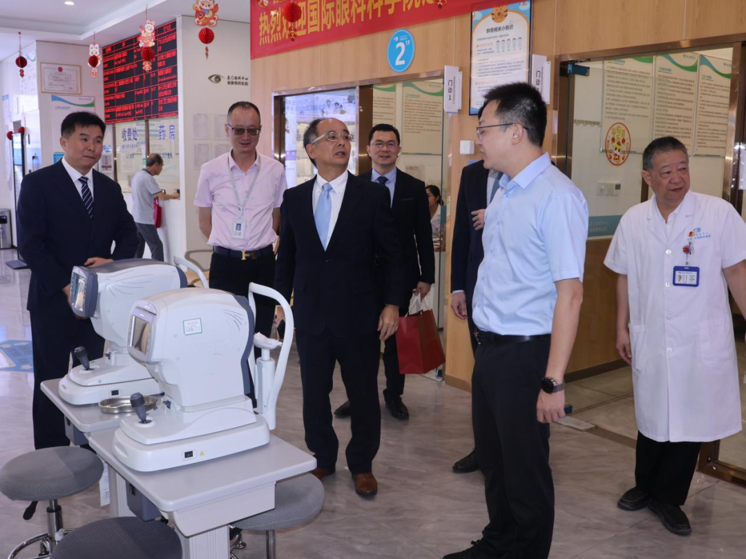 聆听企业发展情况，共话合作愿景