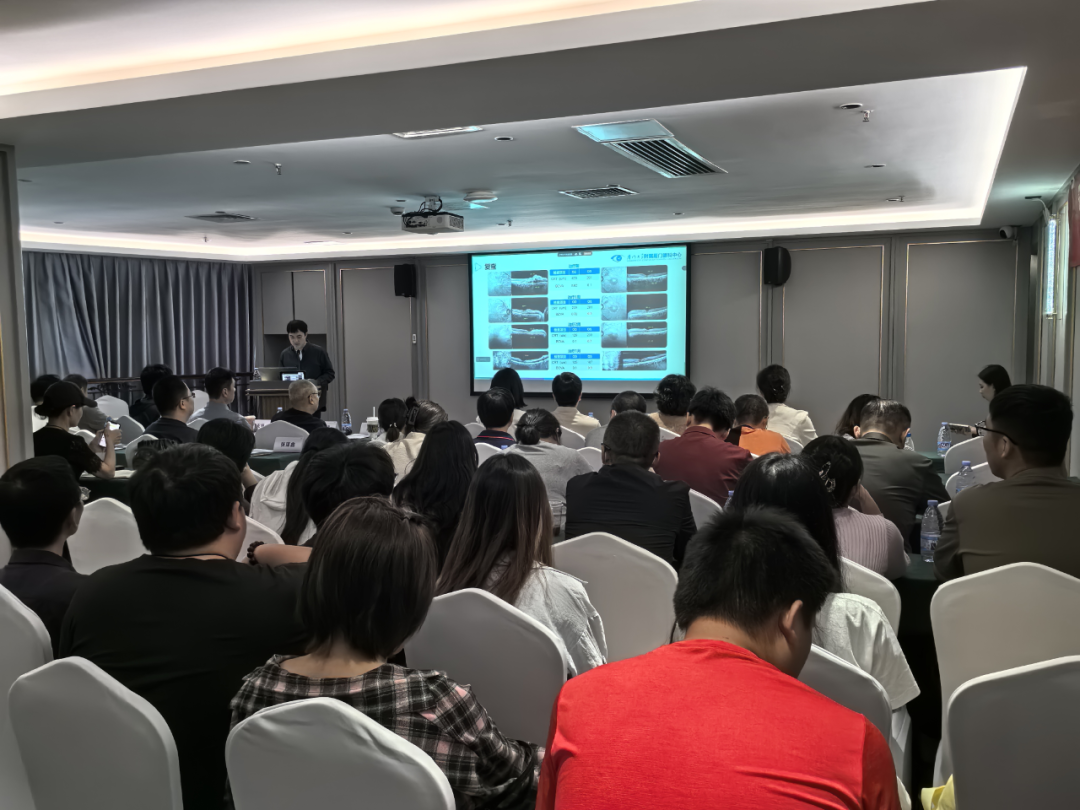 厦门眼科中心眼底病科谢达森医生则分享了两例 Purtscher 斑眼底病变的诊疗案例