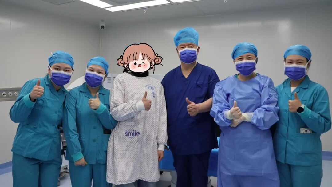 成都华厦眼科医院张学进院长对刘艳红医生进行了倾心指导，兰州华厦眼科医院燕振国教授则担任了严谨的评审工作